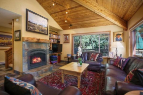 Blue Bend Beauty! Comfort & Privacy with Postcard Mountain Views & Private Hot Tub!